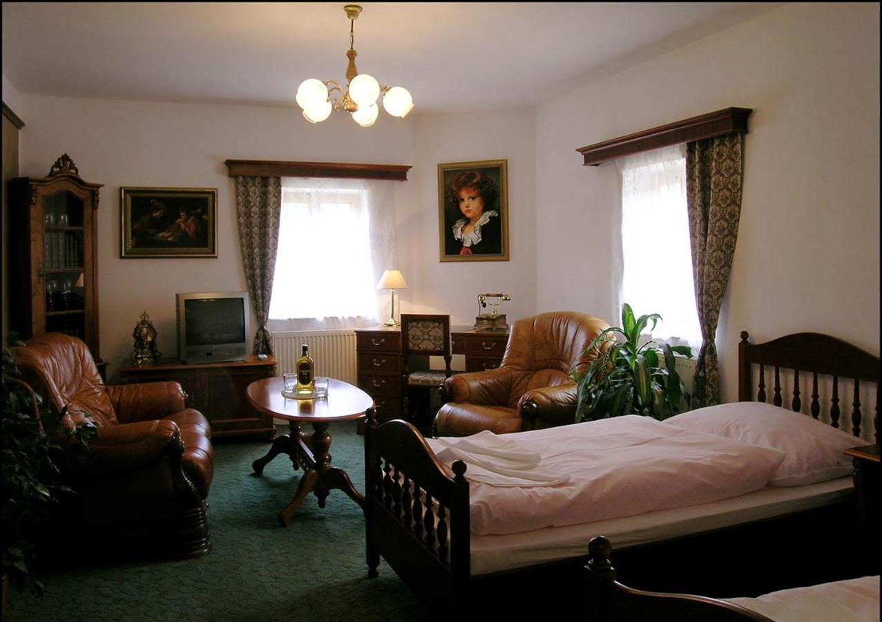 Hotel Klor Doudleby Kültér fotó
