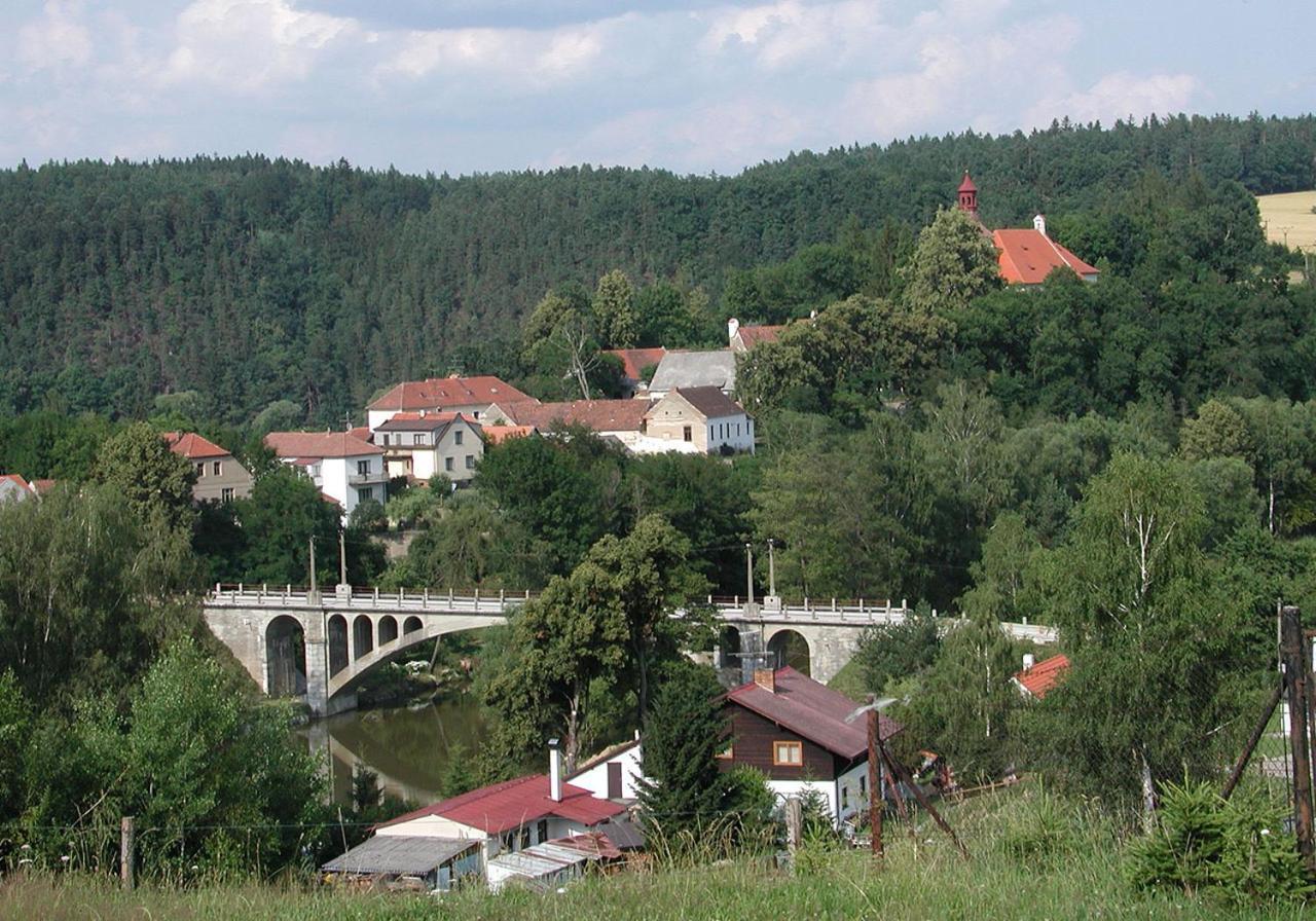 Hotel Klor Doudleby Kültér fotó